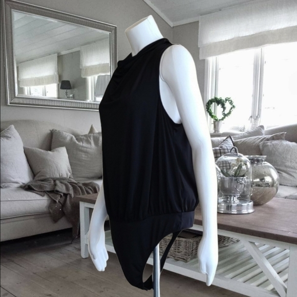 EXPRESS Black Cowl Neck Sleeveless Bodysuit L One Piece Shell Drape Neck Thong - Picture 6 of 16
